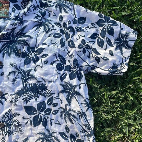Pineapple connection med Hawaiian print short sleeve button up shirt navy white - Picture 2 of 9
